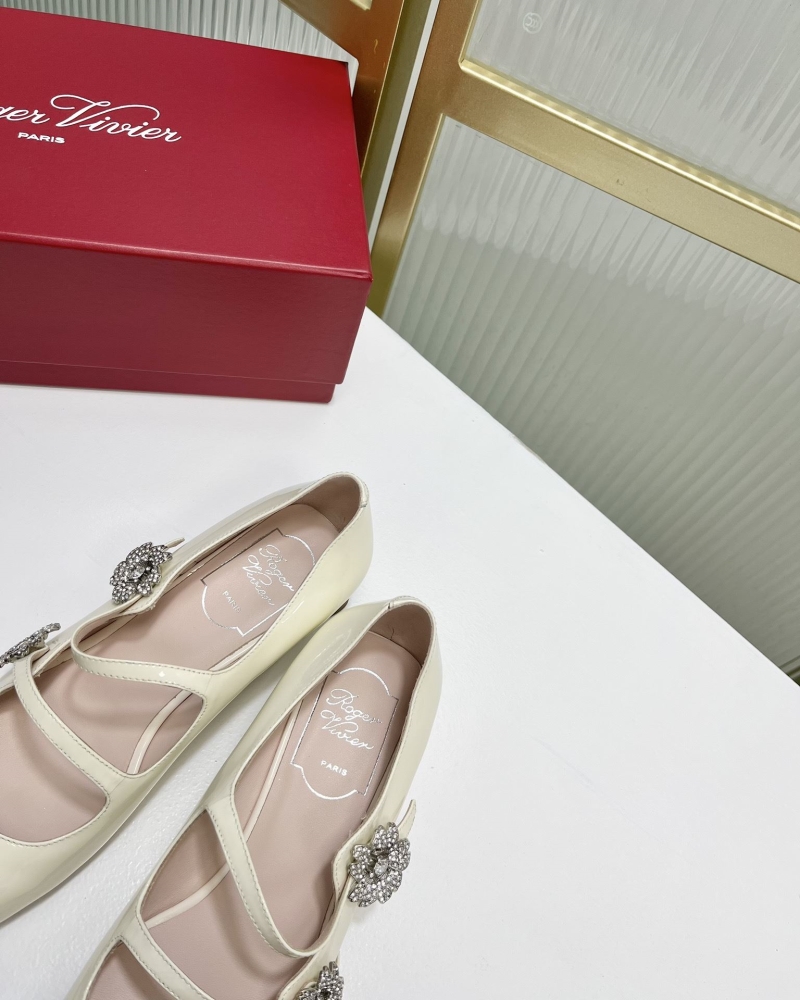 Roger Vivier flat shoes